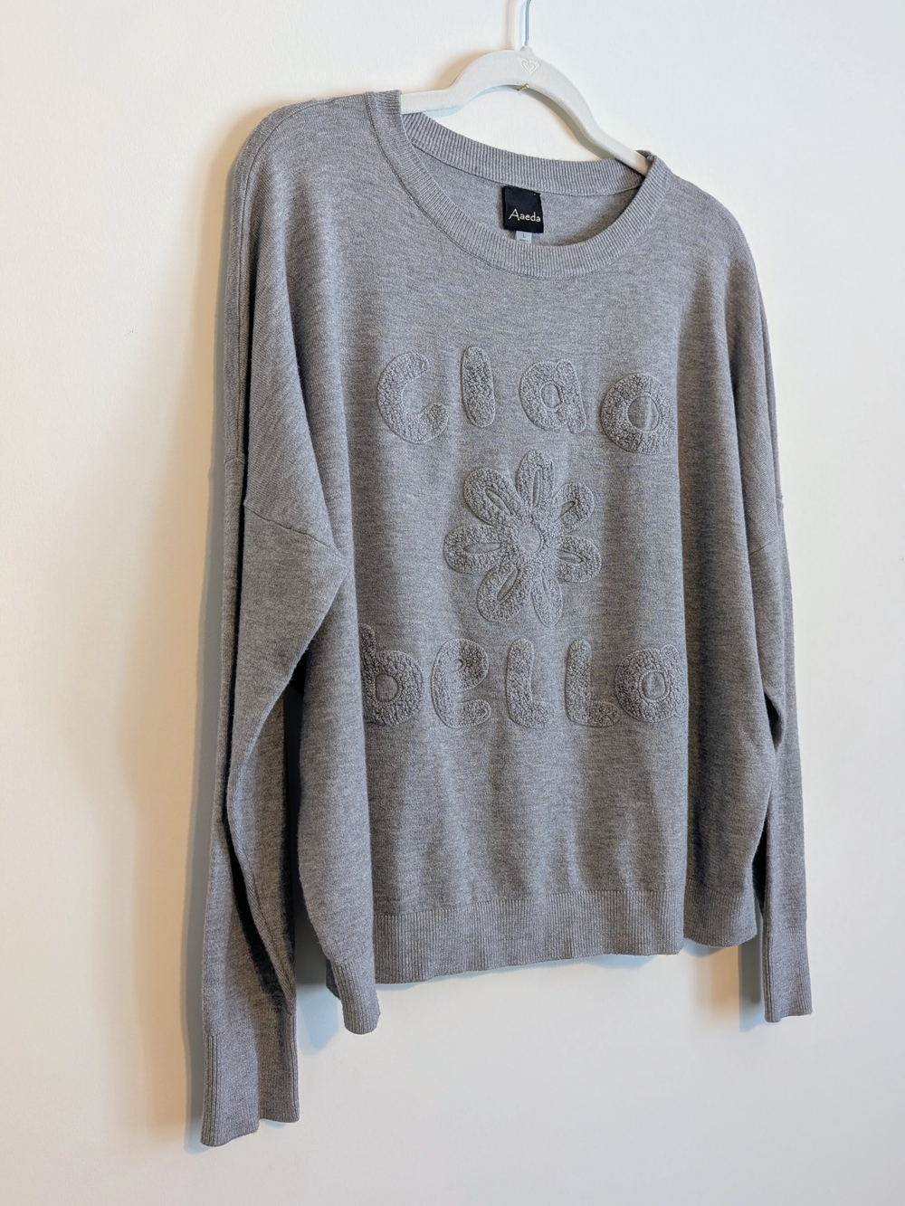 Aaeda Women's Gray Crewneck Sweater with Textured "Ciao Bella" - Large